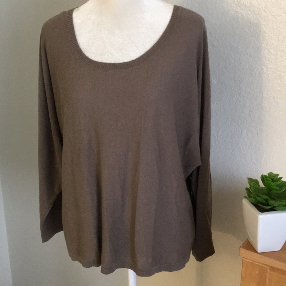 "FEEL THE PIECE" Slouchy Light Weight Sweater